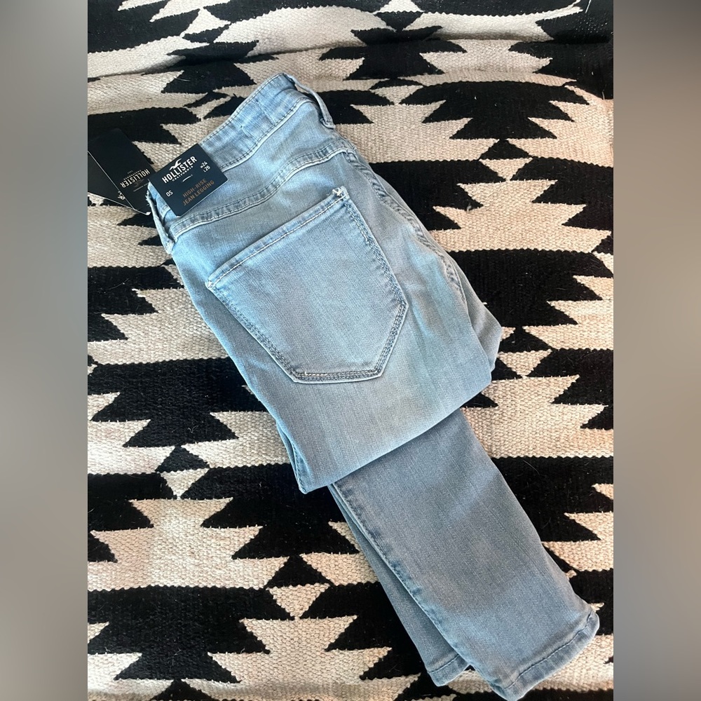 Hollister Jean legging 24x26